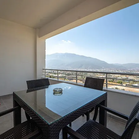 Lovely With Fascinating View In Appartement